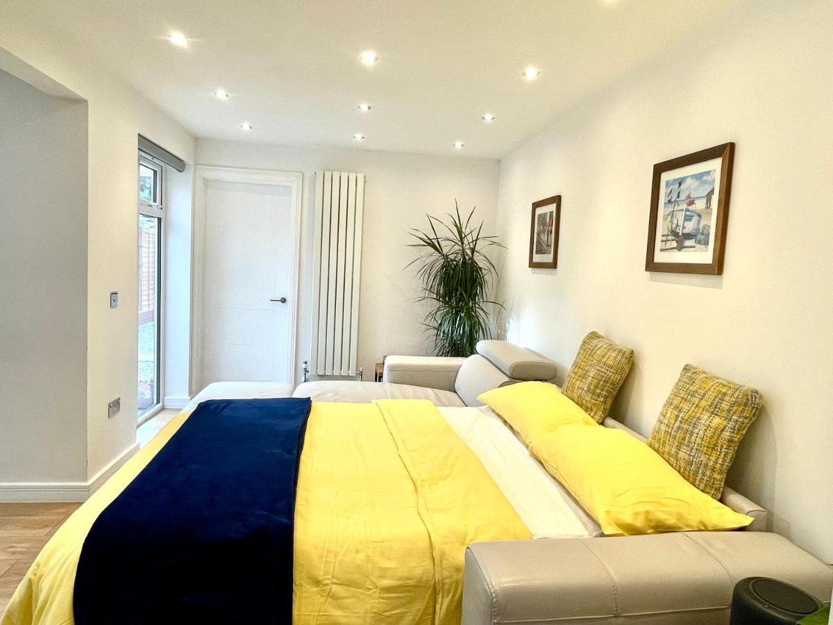 Stunning 1 Bedroom And Double Sofa Bed Near Train Station Southampton Exterior foto